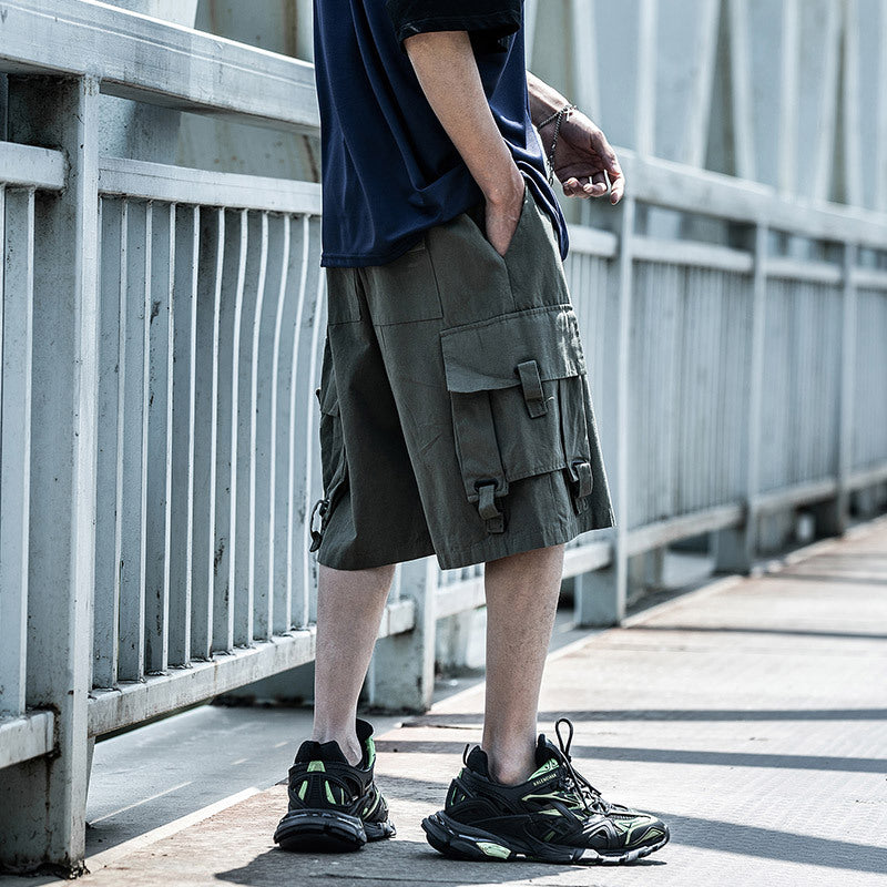 Men Loose Fitting cargo shorts