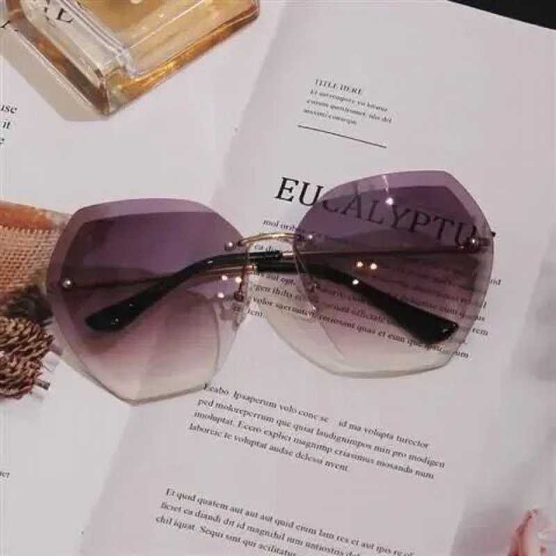 Diamond-Studded Sunglasses For Women