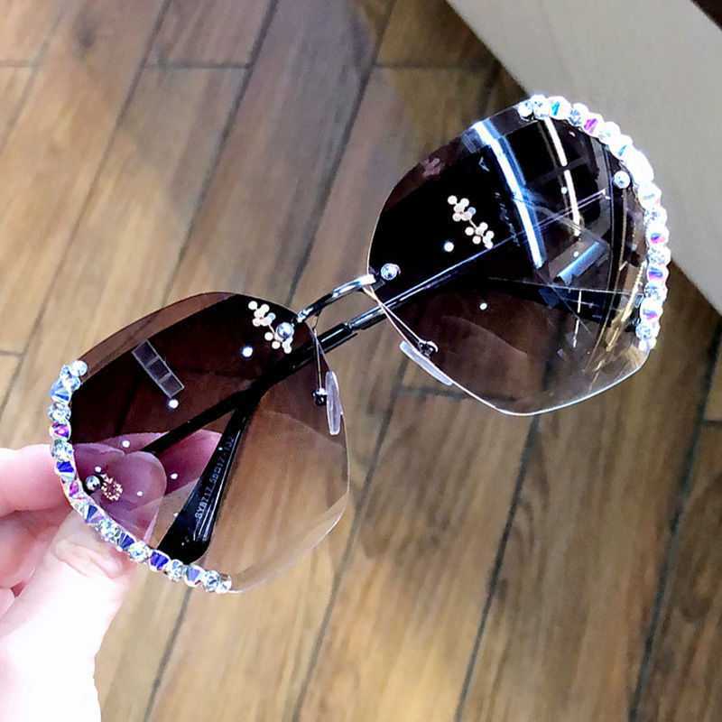 Diamond-Studded Sunglasses For Women