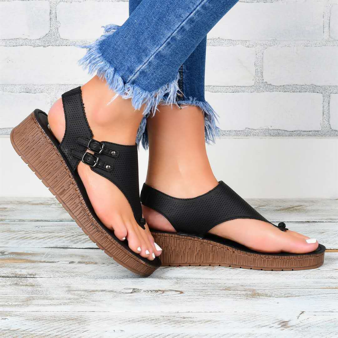 Women's clip toe flat sandals